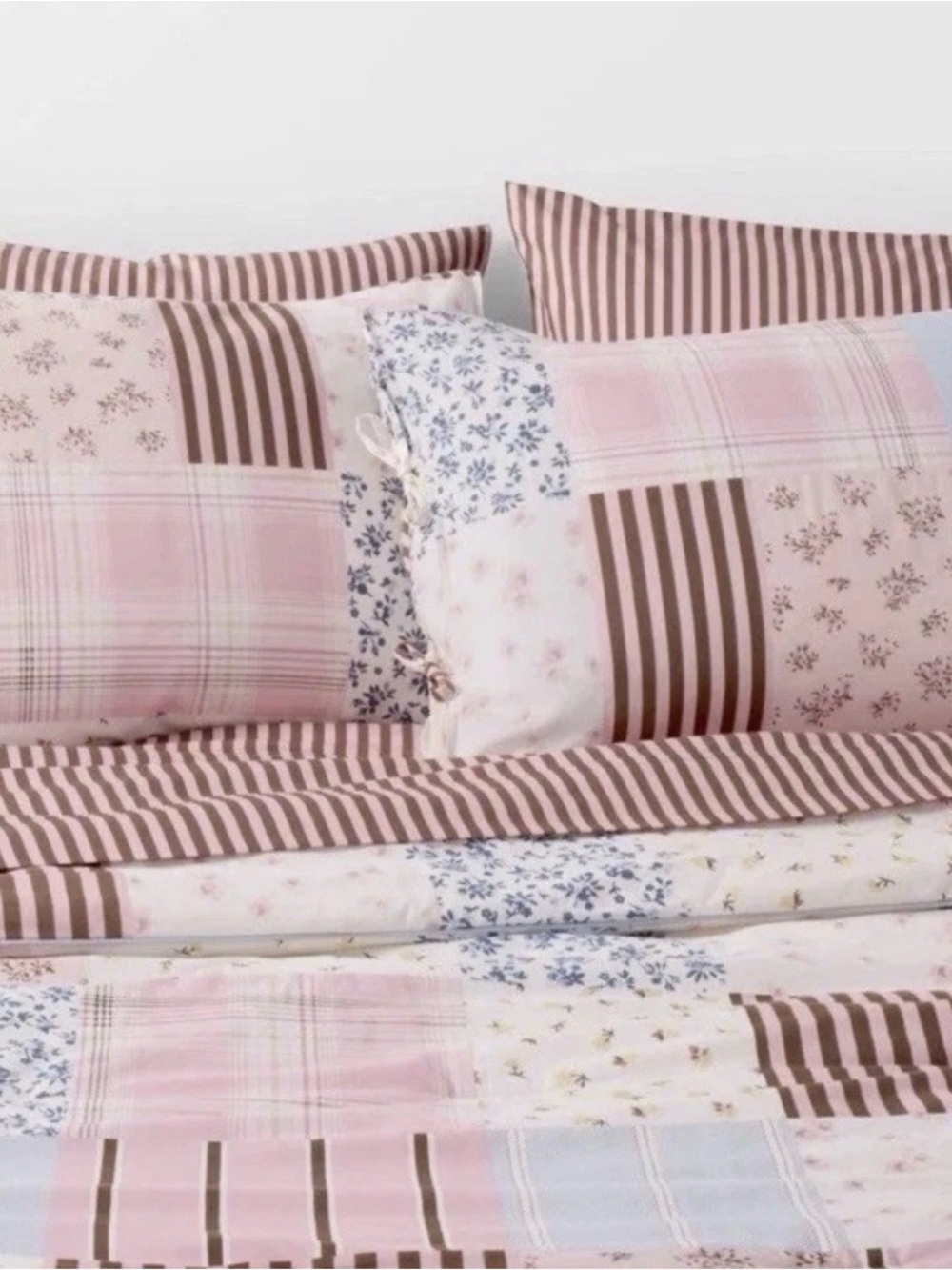 Twin/TwinXL Percale Patchwork Comforter Set from The Hollister Collection Target